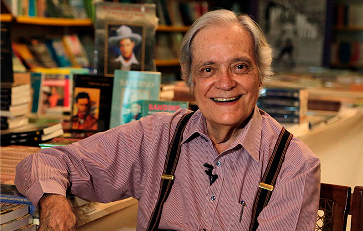 El Sandino intelectual e historiador