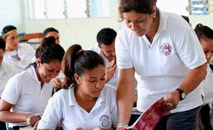 MAGISTERIO SE COMPROMETE CONTINUAR EDUCACIÓN POR Y PARA LA PAZ