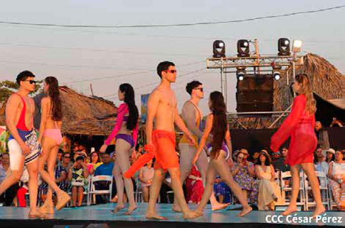 Familias disfrutan verano en ambiente de paz y seguridad