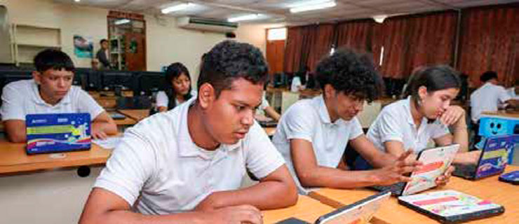 Magisterio celebra avances y beneficios en la educación